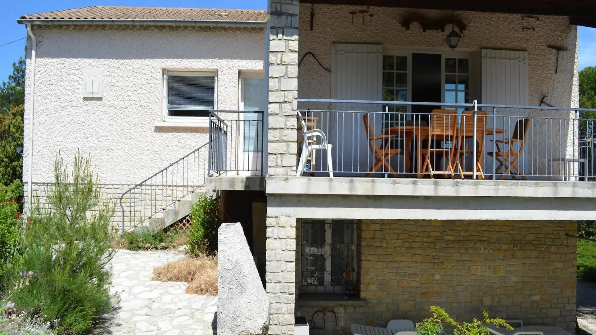 Villa Vivaldi With Swimming Pool Le Pegue Vakantiehuis